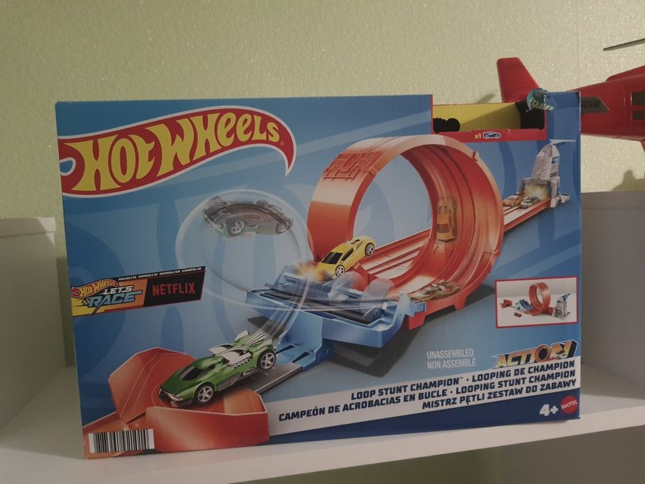 Ігровий набір Hot Wheels Loop Stunt Champion Track Set