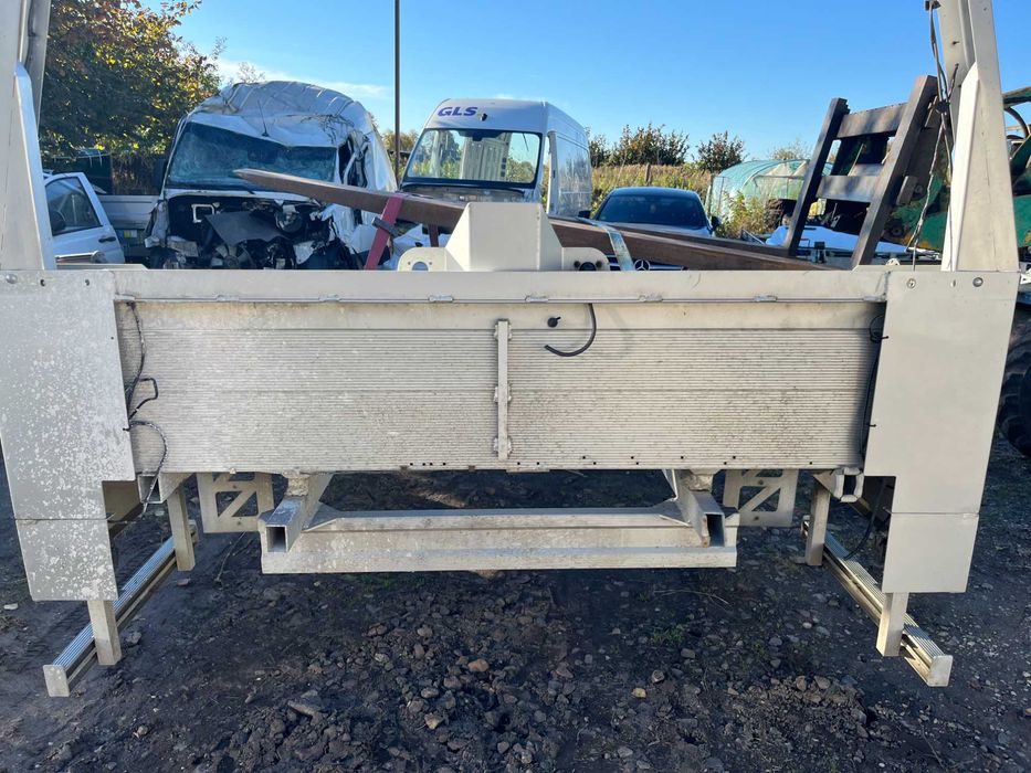 Zabudowa  Laweta Autolaweta Najazd