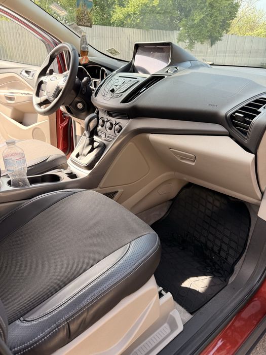 Ford Escape 2015 року