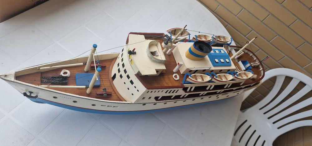 Navio paquete funchal todo madeira artesanal .