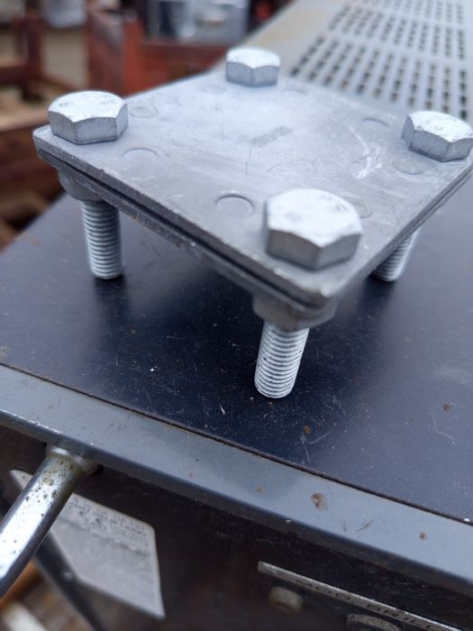 Złącze blaszka czterośrubowa