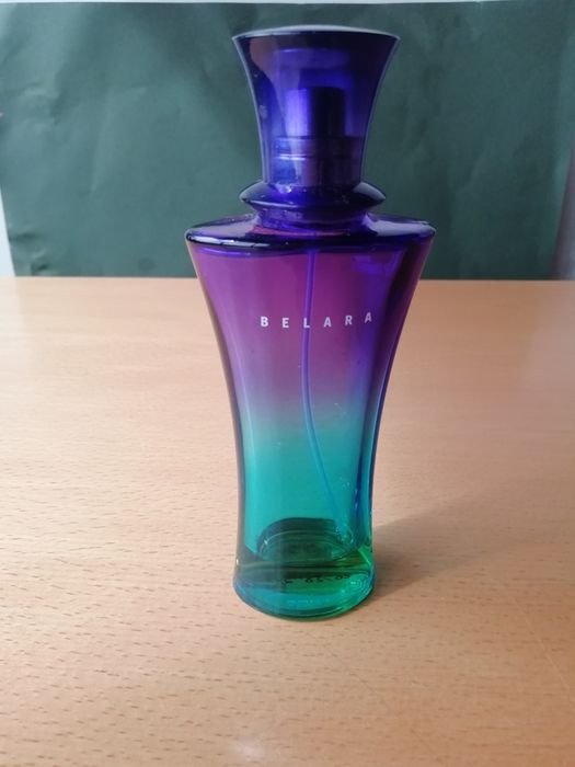 Conjunto de perfume e relaxante de banho.