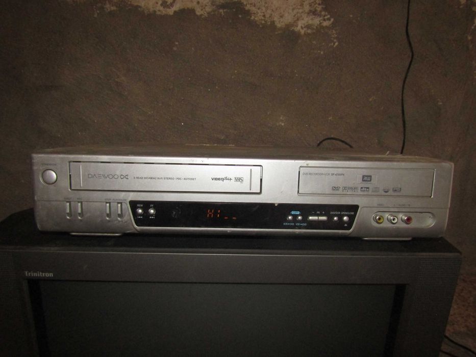 Televisoes CRT Sony Trinitron + Daewoo VHS / DVD