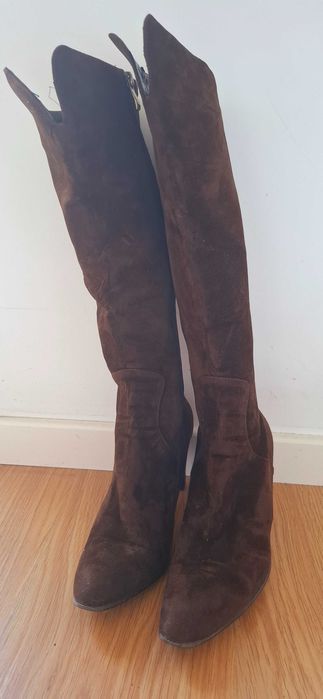 Botas de cano alto em camurça: 38
