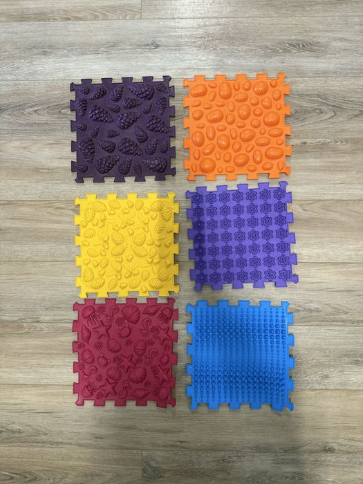 Дитячий масажний килимок Ortek