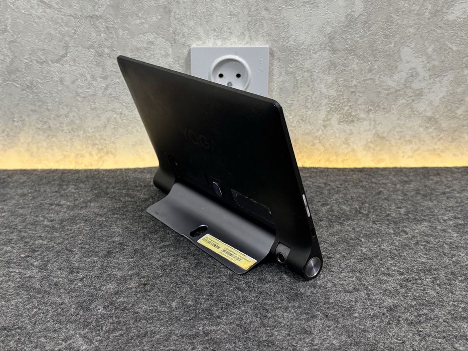 Планшет Lenovo Yoga Повнісю робочий
