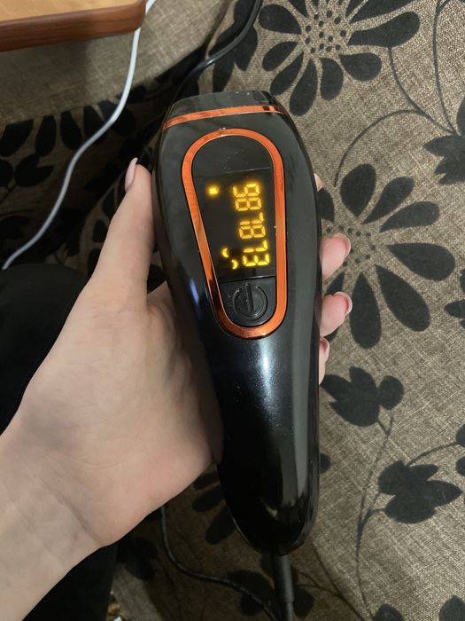 Фотоєпілятор Aimed чорного кольору