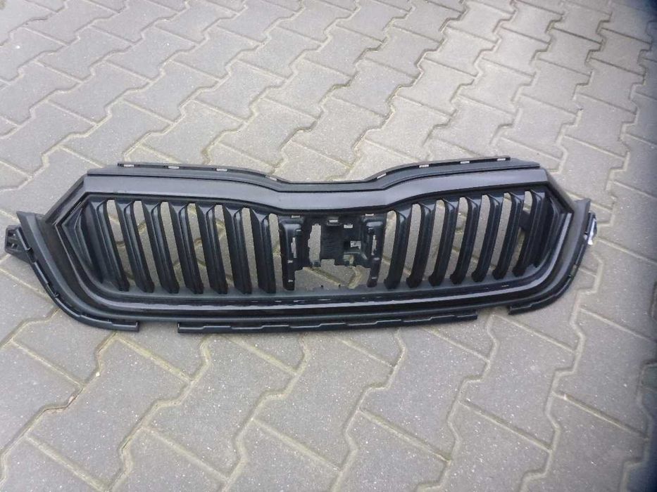 Решітка радіатора Skoda Octavia a8 2020-2025