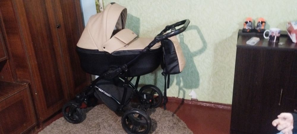Продам б/у дитячу коляску в гарному стані