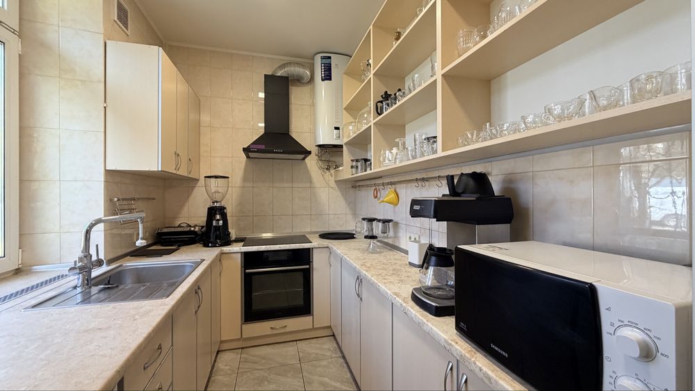 ПРОДАЖ  в самому центрі міста  (бульвар Шевченка, 8)