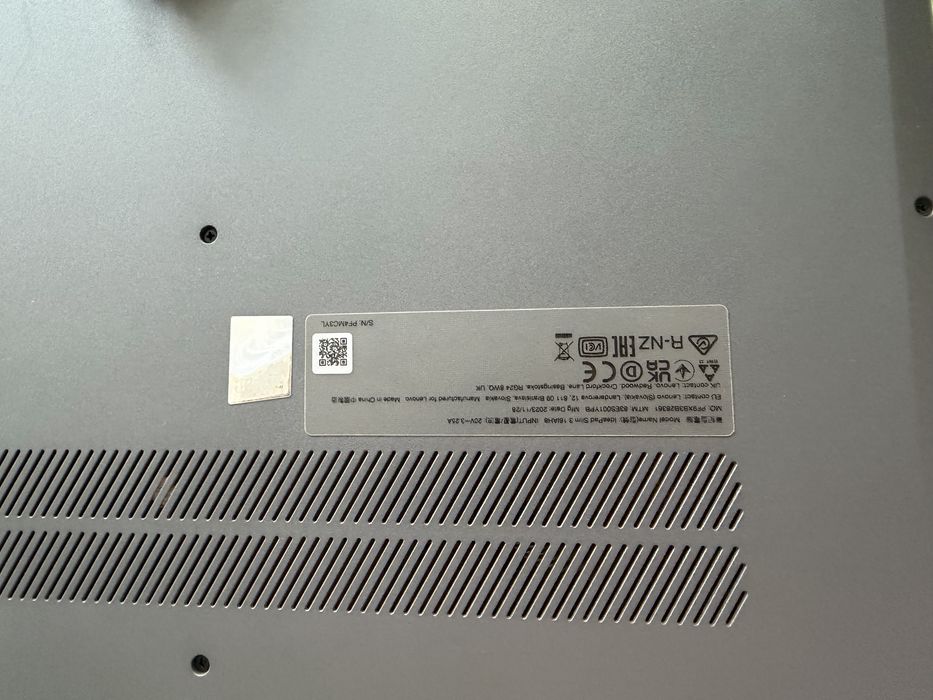 Laptop Lenovo IdeaPad 3 Slim 16IAH8