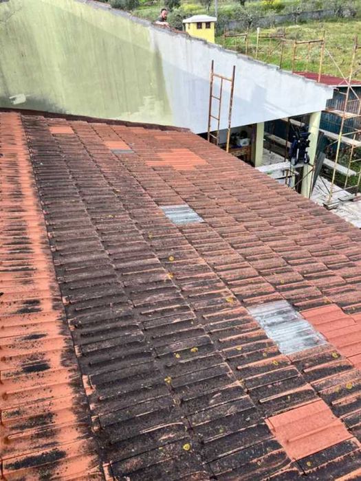 Serviço de limpeza - Telhas, Muros e Painéis Solares