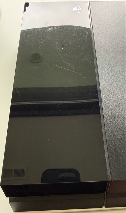 PlayStation 4 + akcesoria