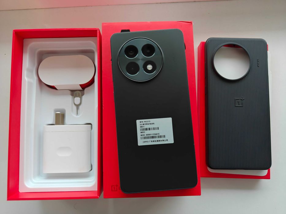 OnePlus Ace 5 16/512GB Gray 6415mAh/NFC/Snapdragon 8 Gen3/Android 16