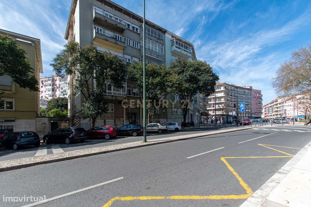 Apartamento T2 remodelado (Penha de França) -  (PROPOSTAS MULTIPLAS)
