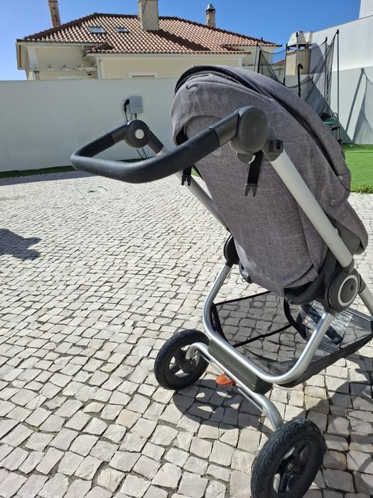 Carrinho stoke com cadeira de passeio e ovo