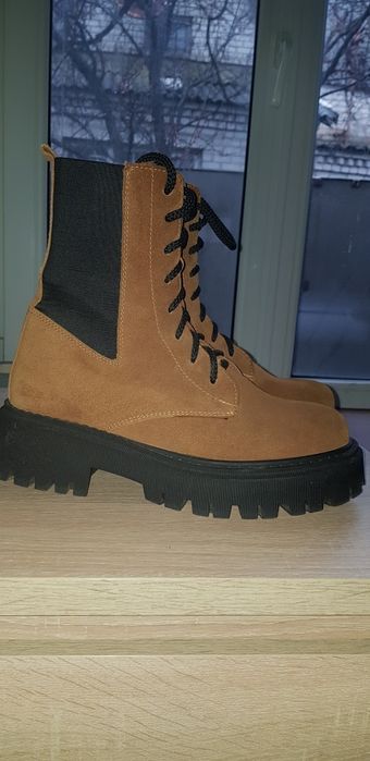 Ботинки женские на высокой грубой подошве