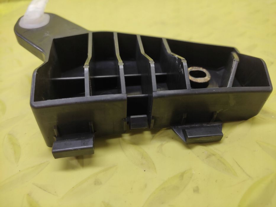 lexus rx300 ślizg zderzaka prawy tył 5215548011