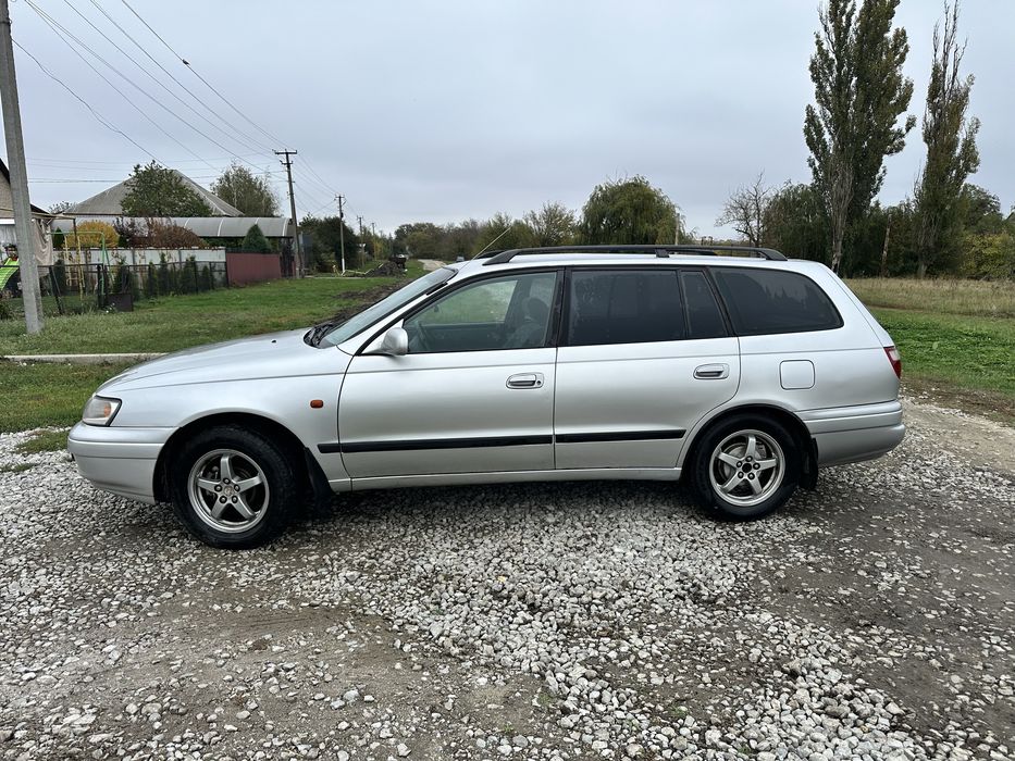 Toyota carina e 1.8
