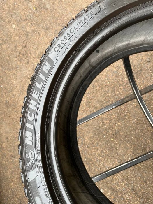 Шины бу 225 40 R 19 Michelin crossclimate 2 всесезон комплект резина