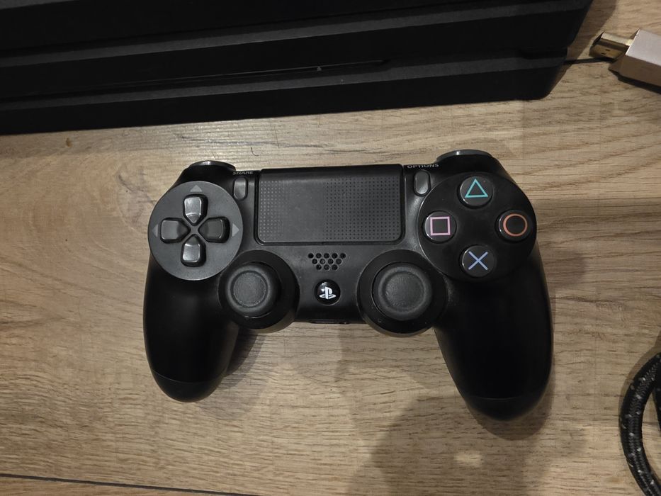 Konsola Playstation PS4 PRO 2TB + Oryginalny Kontroler