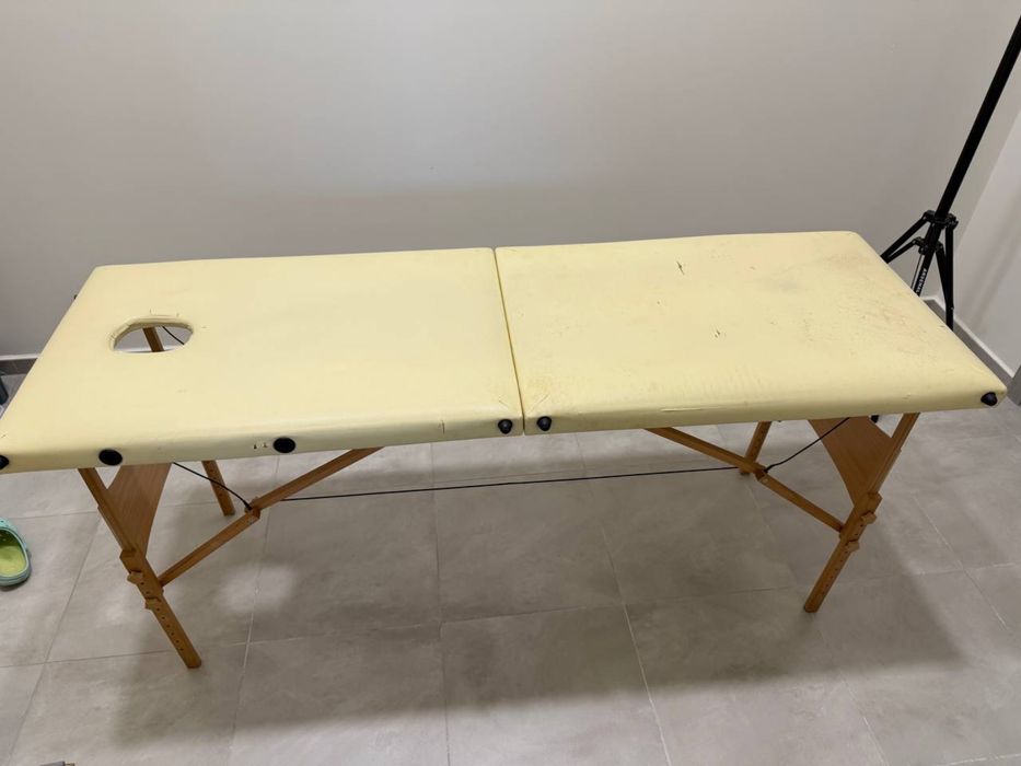 Масажна кушетка, масажний стіл