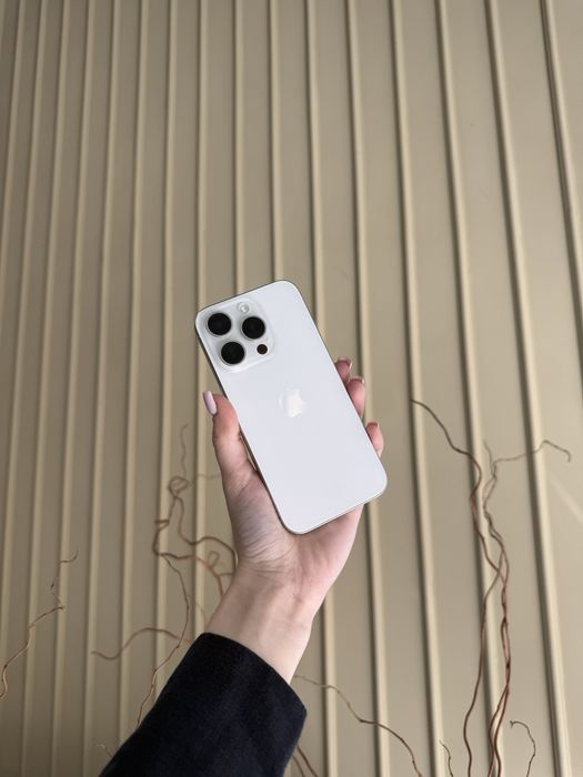 Used IPHONE 15 Pro 128 White Titanium Neverlock  Дорошенка,28 ,IGrand