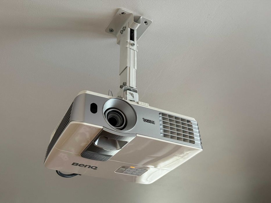 Projektor BenQ W1070 DLP