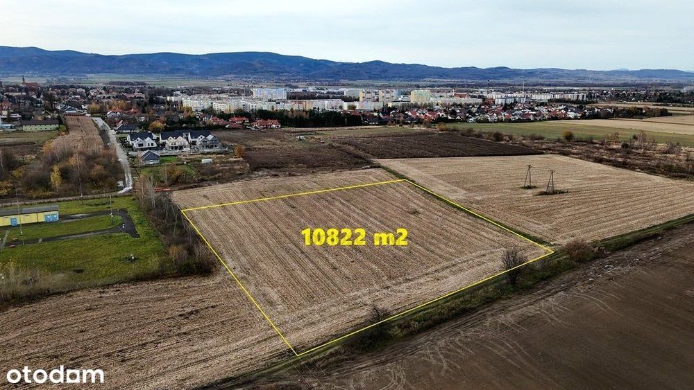 Działka 1,08 ha, zabudowa jednorodzinna z usługami