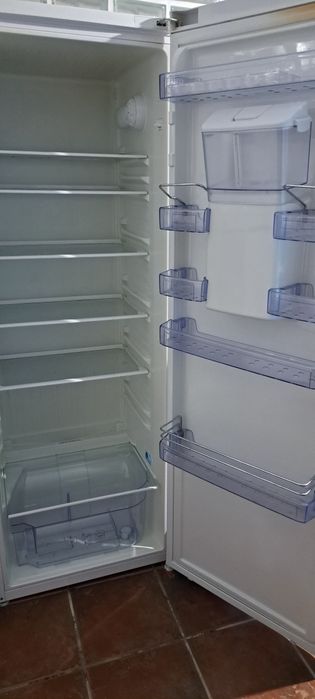Frigorífico grande Beko dispensador água