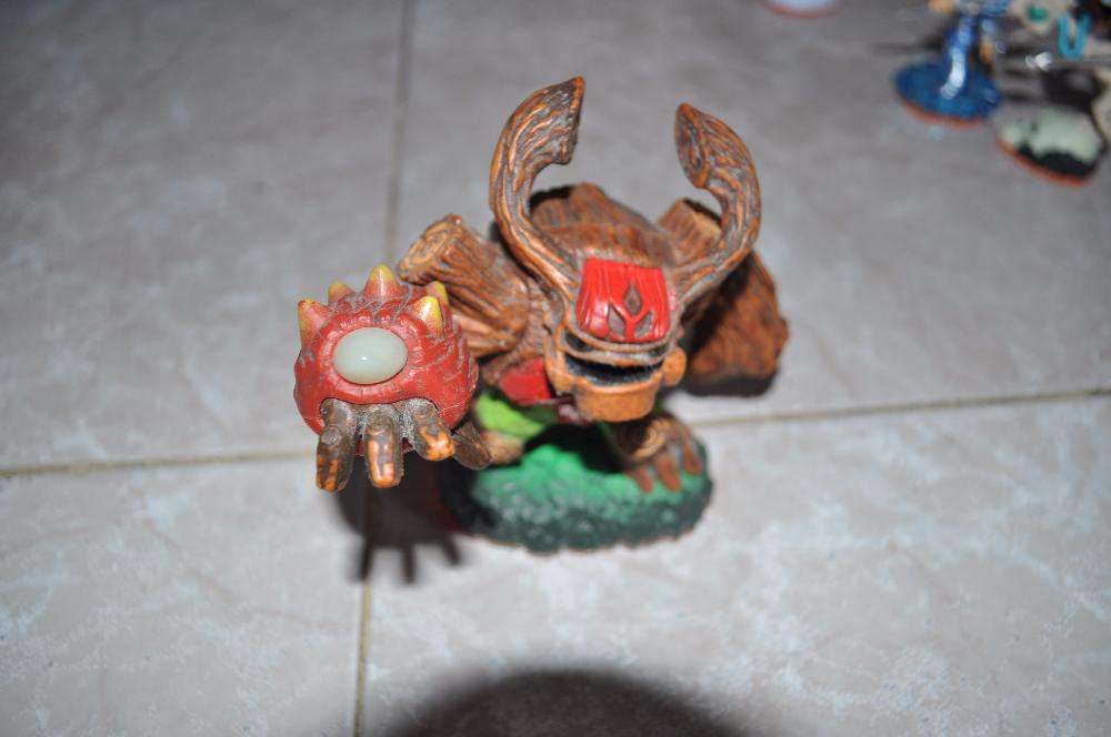 Jogo Skylanders Giants + Portal + Figura para Wii64297630226817123