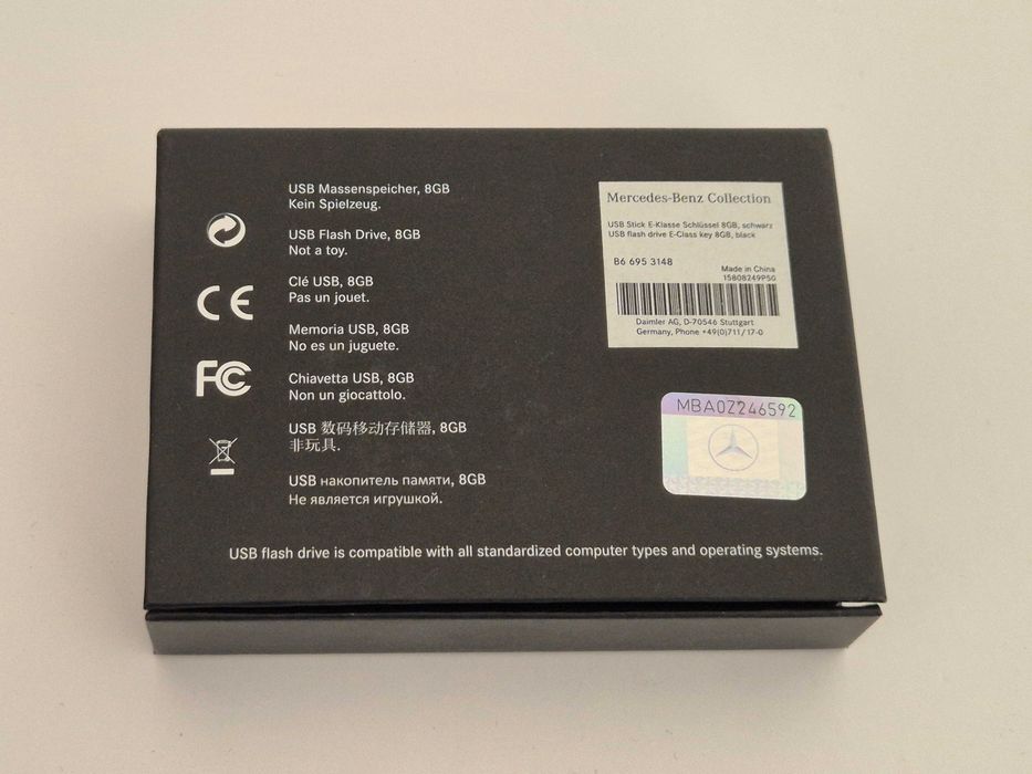 PEN USB 8GB Mercedes-Benz Collection