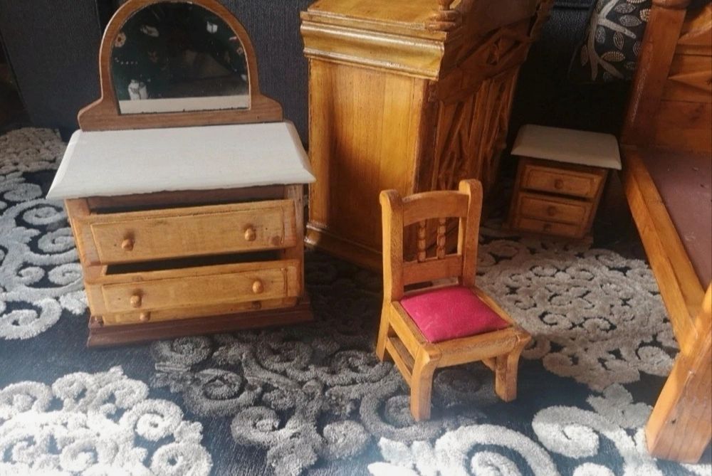 MINIATURA - mobília de quarto em madeira