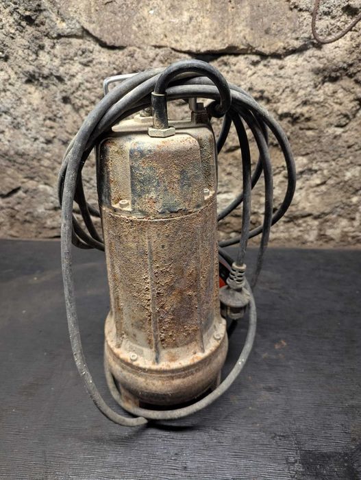 Vendo Bomba Submersível Dreno Pompe / Telstar – 0.75 HP – Usada