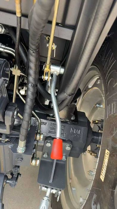 Трактор колісний БІЗОН 1104