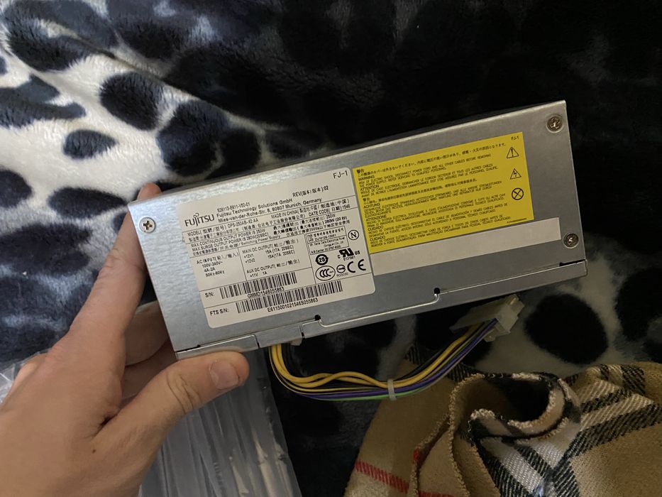 Fujitsu esprimo e900 250w блок питания
