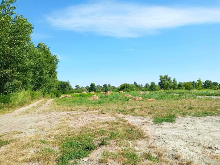 Продаж ділянки під забудову перша лінія від водойми на Троєщині без%