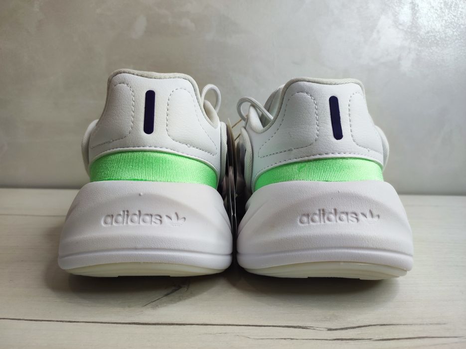 Кросівки adidas ozelia originals