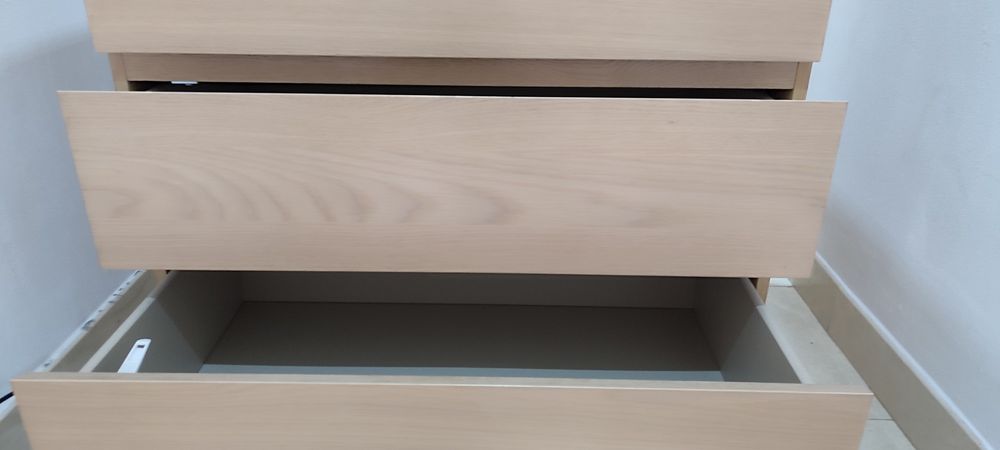 Cómoda IKEA MALM 4 gavetas