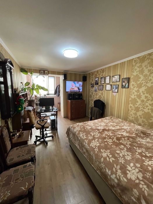 2-кімнатна з ремонтом та автономним опаленням. Ідеальна для сім’ї!