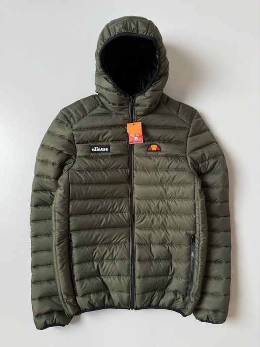 Куртка Ellesse Туреччина.  Куртка еліс з капюшоном. З вишитим лого