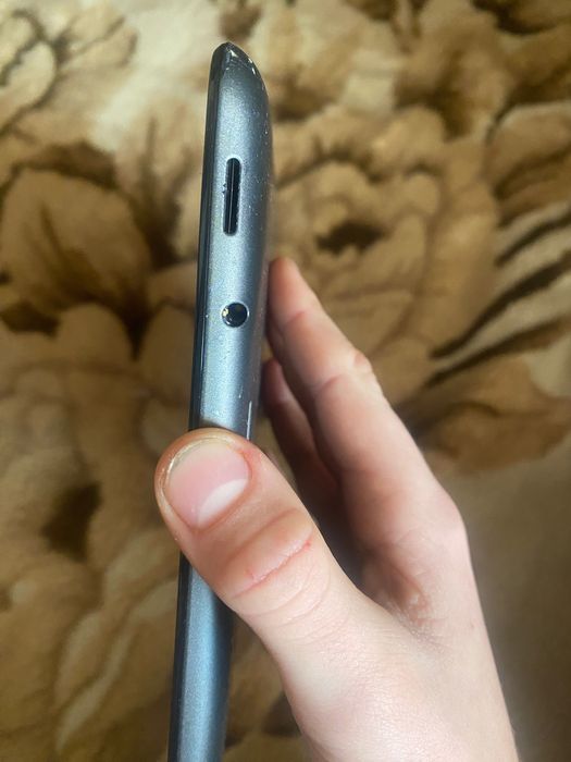 Планшет ASUS повний комплект | На ремонт / запчастини