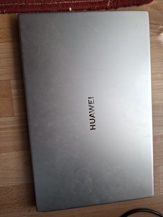 Uszkodzony laptop Huawei d15