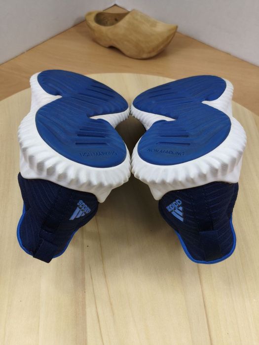 Buty r. 35 Adidas Fortarun damskie do biegania