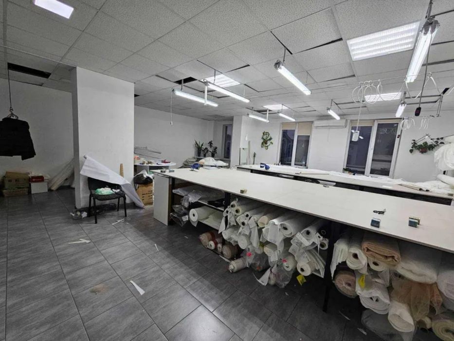 Продаж приміщення Зарічанська 3/1