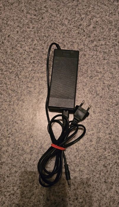 Ładowarka do hulajnogi elektrycznej Indiana ES700
