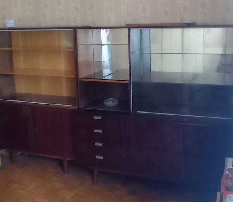 Regały oszklone  plus barek - wintage prod Czechy