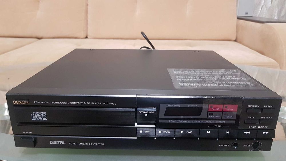 Проигрыватель CD  Denon DCD-1000 made in Japan/Japon