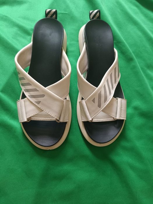 Шльопкі жіночі шкіряні