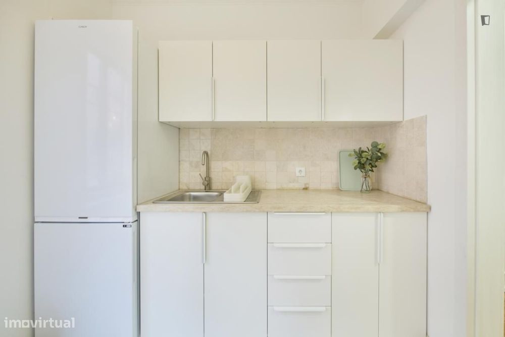 Quarto - localizado em Alameda Lisbon